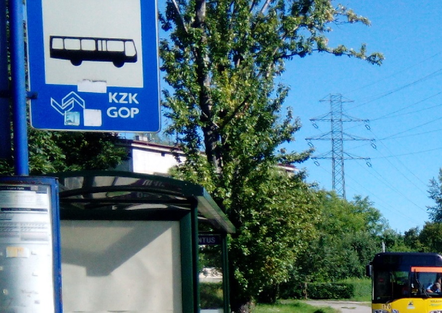 Komunikacja publiczna całkowicie zostanie wyłączona w 12 rejonach Katowic. Zmiany dotyczą 30 linii autobusowych. Tramwaje zatrzymają się w trzech miejscach.