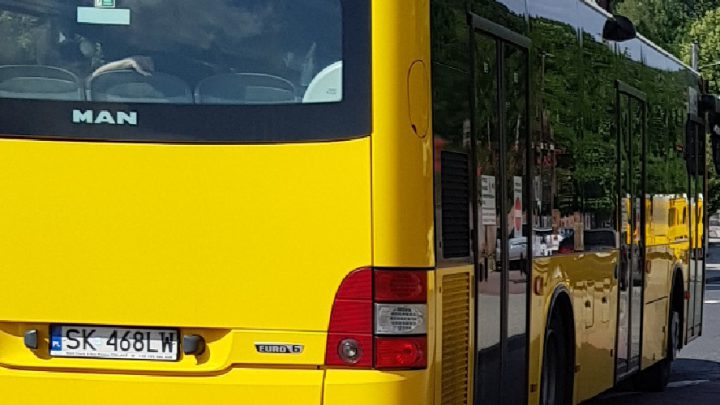 Pasażerów komunikacji publicznej na terenie Metropolii Katowickiej przed koronawirusem chronić ma aplikacja mobilna.