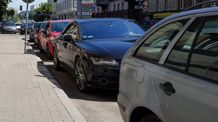 Ani jednego bezpłatnego miejsca do parkowania w śródmieściu Katowic. Jest uchwała postulująca rozszerzenie strefy płatnego parkowania na całość śródmieścia stolicy woj. śląskiego.