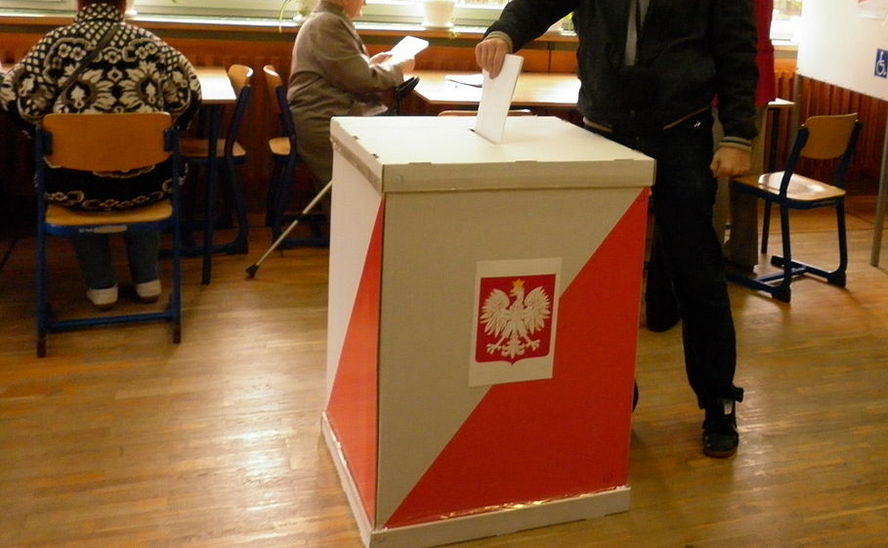 Wybory w siedmiu dzielnicach Katowic. Startuje tłum kandydatów.
