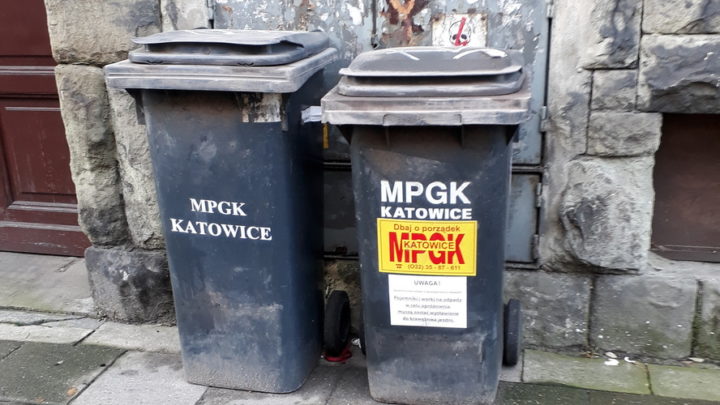 Pojemniki na śmieci w centrum Katowic będą miały swoje identyfikatory?