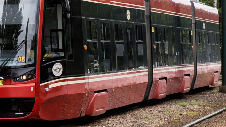Miliony na modernizację szlaków tramwajowych oraz zakup pojazdów komunikacji miejskiej w Katowicach.