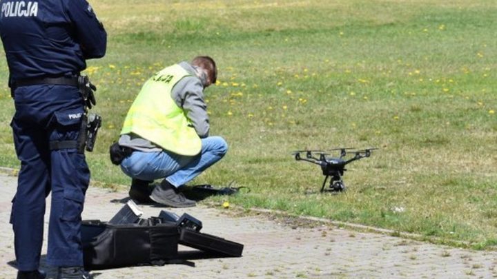 W Katowicach dron wskazywał tych, którzy nie mieli maseczek.