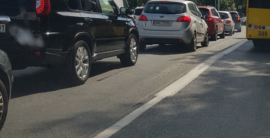 Gigantyczny korek w Katowicach. Znów zawinili nieodpowiedzialni kierowcy.