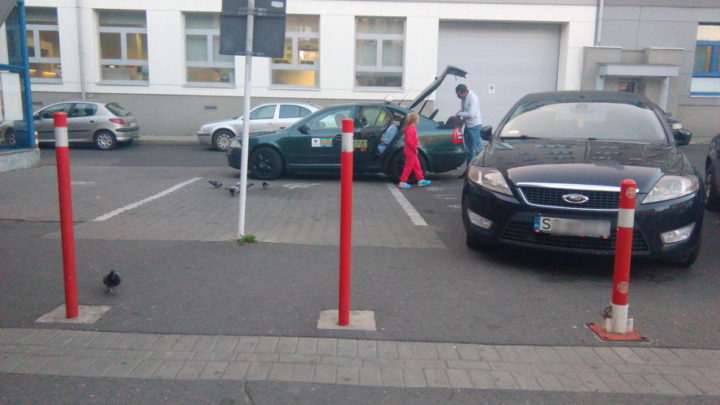Wyjątkowo interesujące przepisy obowiązujące taksówkarzy w Katowicach. Na przykład: kichasz – możesz nie pojechać.