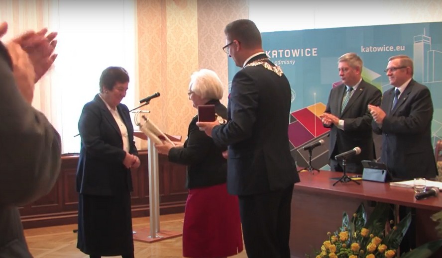 Niezłomna lekarka dziecięca z Szopienic otrzyma tytuł doktora honoris causa Uniwersytetu Śląskiego.