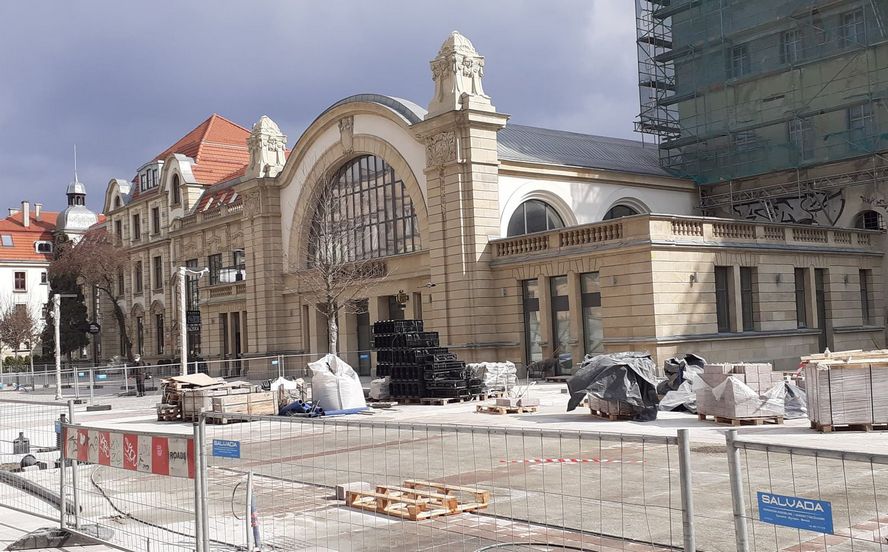 Kolejna perła Katowic odzyskuje dawny blask. Od 2016 roku trwa remont starego dworca.