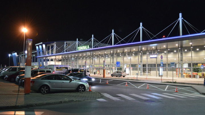 Tysiące ludzi korzystają z Międzynarodowego Portu Lotniczego „Katowice”.