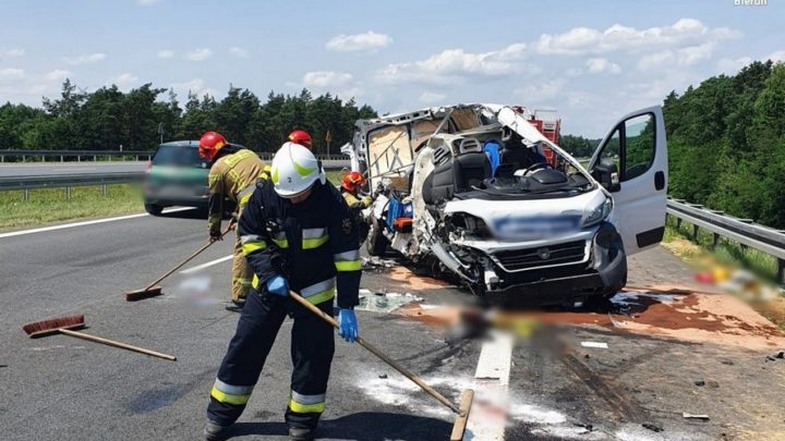 Tragedia na A4. W Imielinie, na pasach do Katowic, doszło do bardzo poważnego wypadku.