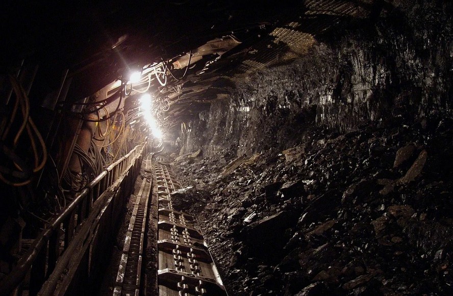 Po wstrząsie, do którego doszło dziś przed godziną 9. w kopalni Bielszowice, nie ma kontaktu z dwoma górnikami.