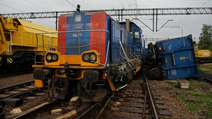 Pijany maszynista doprowadził do zderzenia dwóch pociągów w Dąbrowie Górniczej.