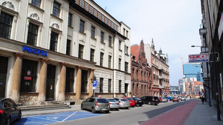 Czy mieszkańcy Katowic i innych miejscowości regionu, by wysłać przesyłkę poleconą, będą musieli jechać aż do Warszawy?