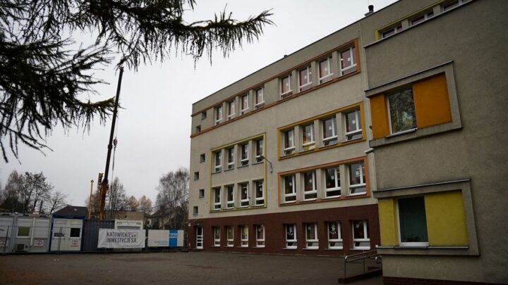 Trwa rozbudowa szkoły podstawowej w Podlesiu.