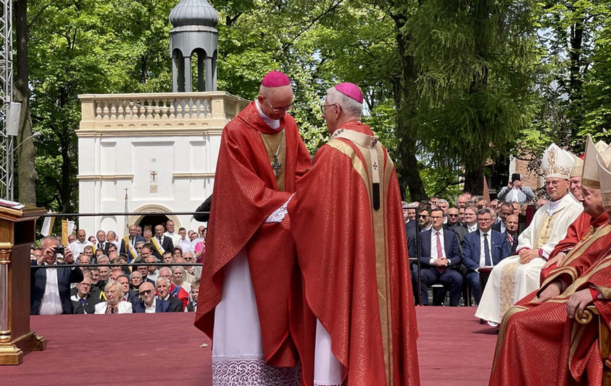 Katowicki arcybiskup ustępuje ze stanowiska.