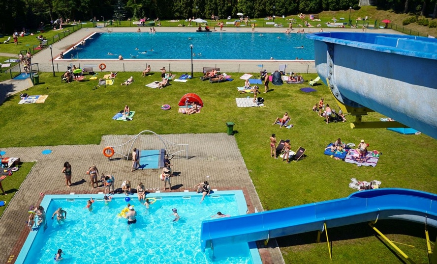 Wszystkie kąpieliska i wodne place zabaw w Katowicach ponownie są otwarte.