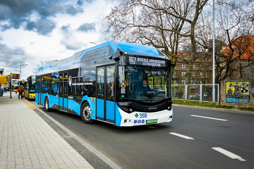 W Katowicach zaczęły się testy autobusu miejskiego na wodór.