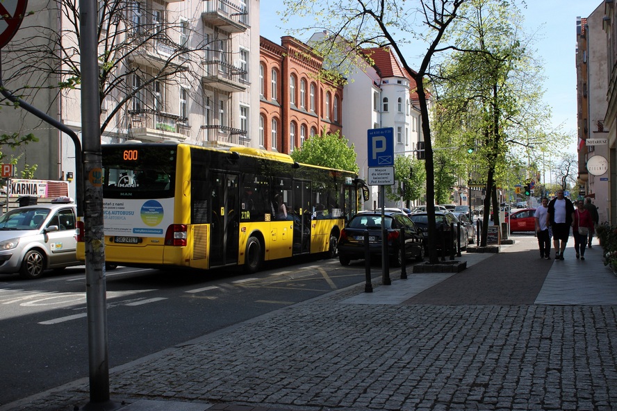Nowe autobusy komunikacji miejskiej w Katowicach będą sprawdzały czy kierowca bezpiecznie prowadzi pojazd.